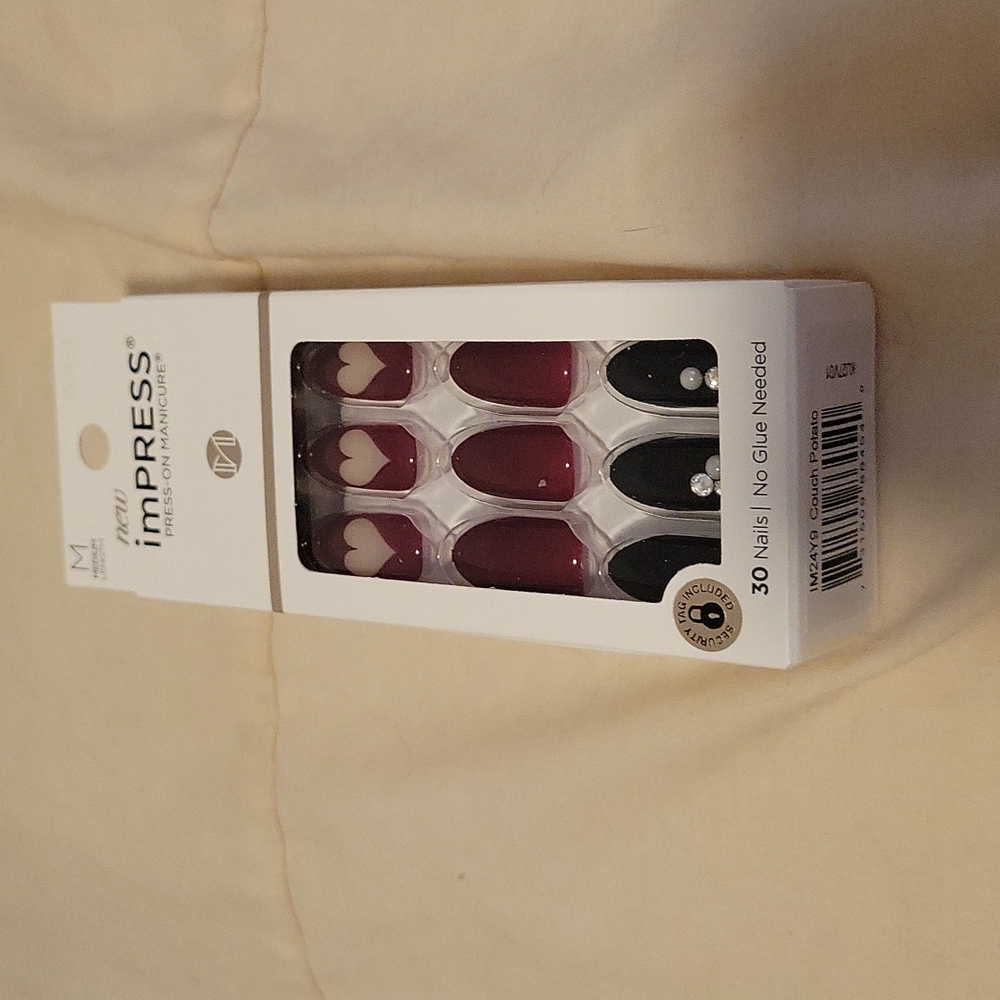 Impress Press on nails NIP Couch Potato Valentine Nails